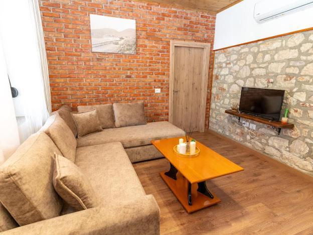 Roel Apartments Sarandë 外观 照片