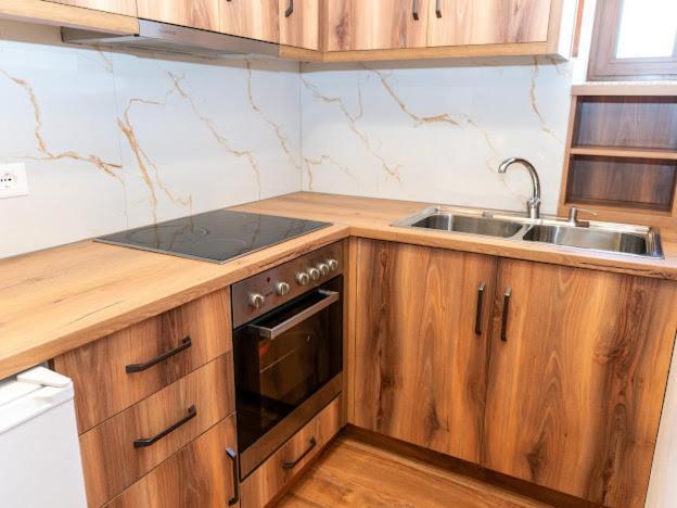 Roel Apartments Sarandë 外观 照片