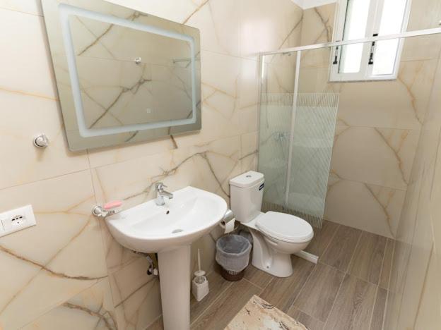 Roel Apartments Sarandë 外观 照片