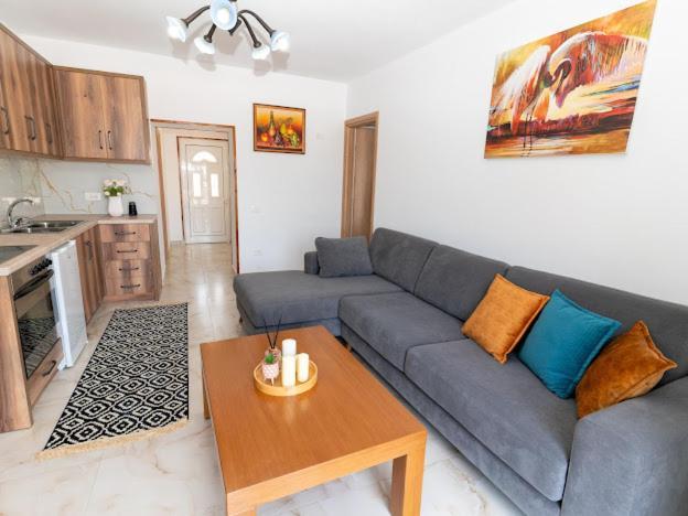 Roel Apartments Sarandë 外观 照片