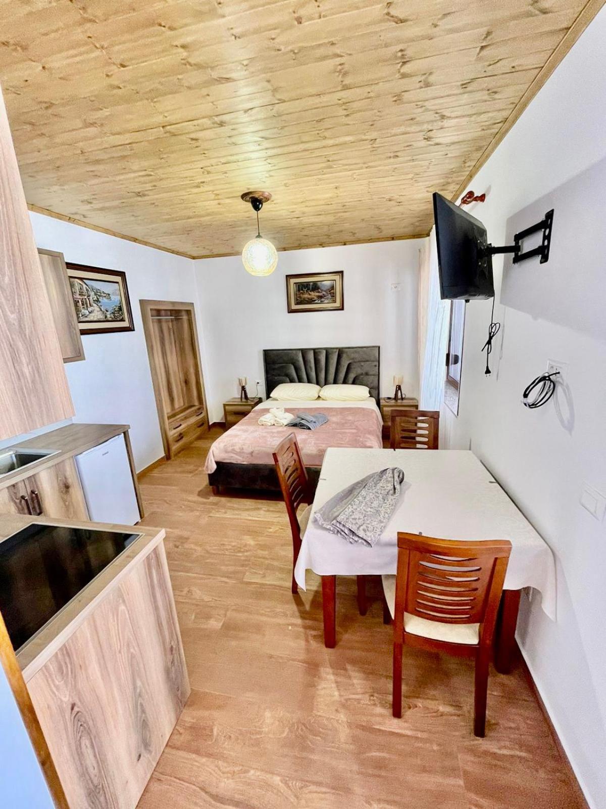 Roel Apartments Sarandë 外观 照片