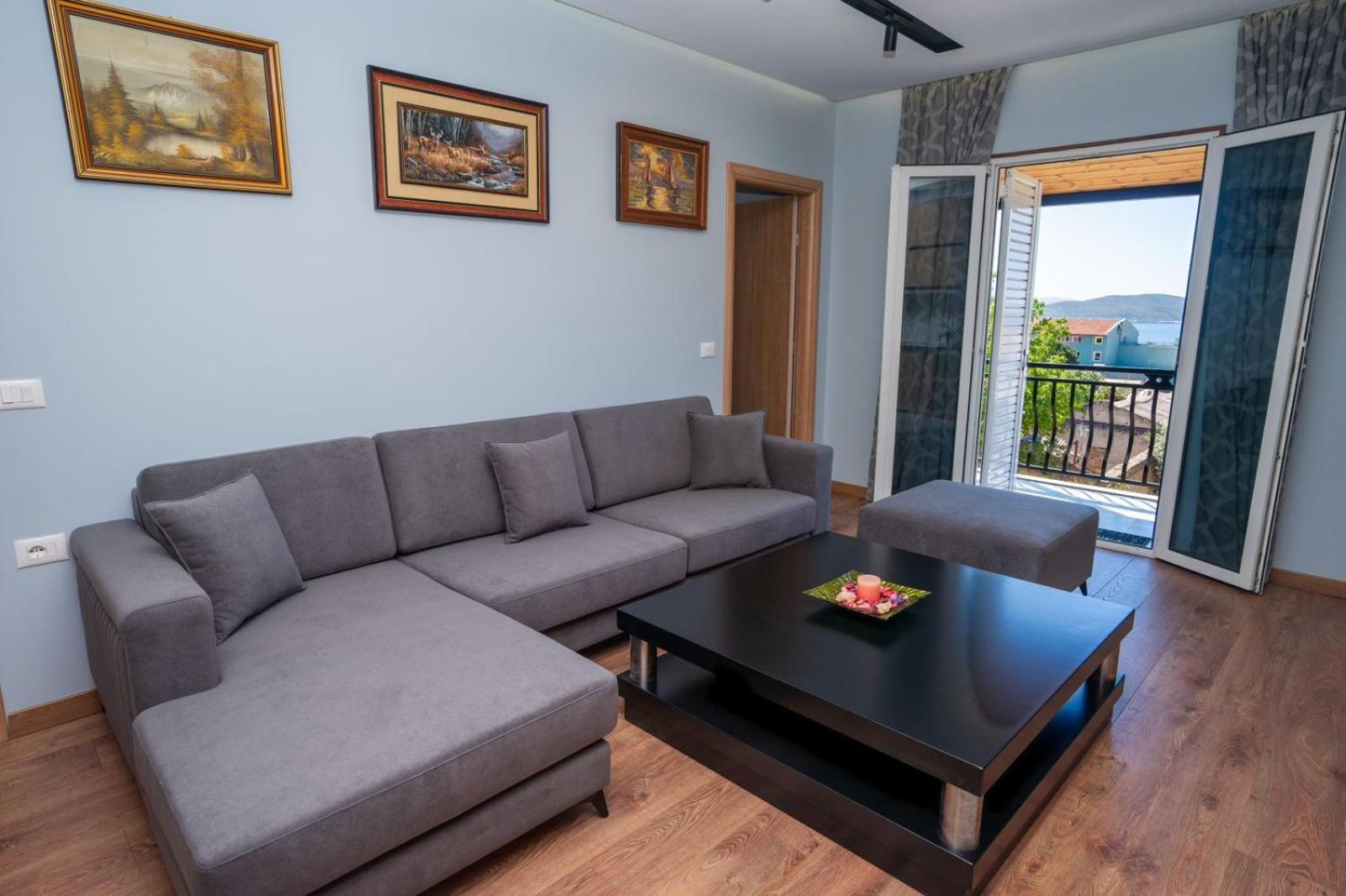 Roel Apartments Sarandë 外观 照片